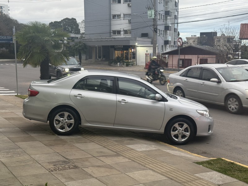 COROLLA 1.8 GLI 16V FLEX 4P AUTOMÁTICO - 2012 - FARROUPILHA
