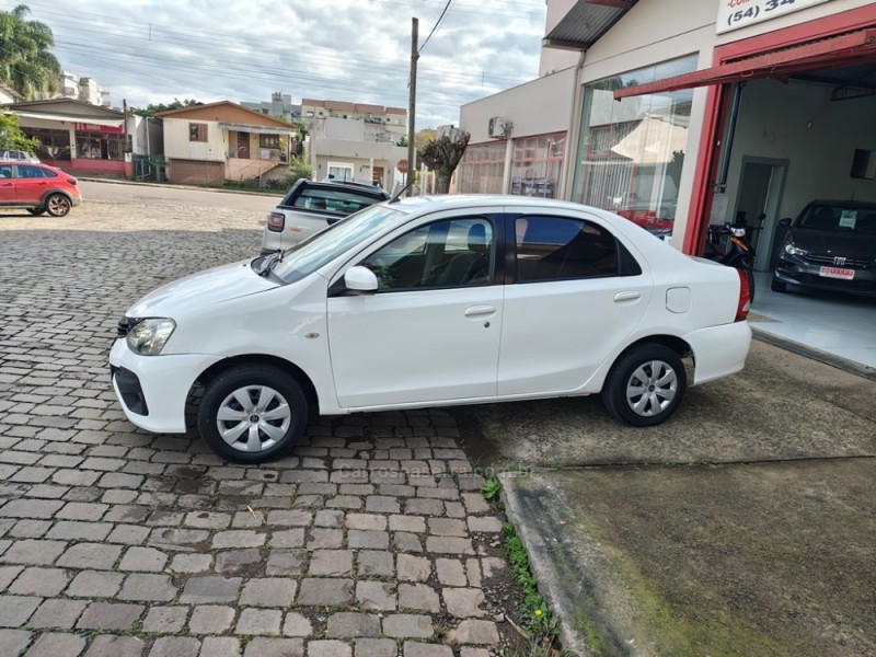 ETIOS 1.5 XS SEDAN 16V FLEX 4P MANUAL
