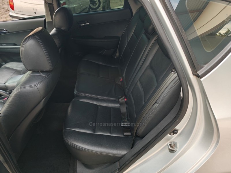 I30 2.0 MPI 16V GASOLINA 4P MANUAL - 2010 - GUAPORé