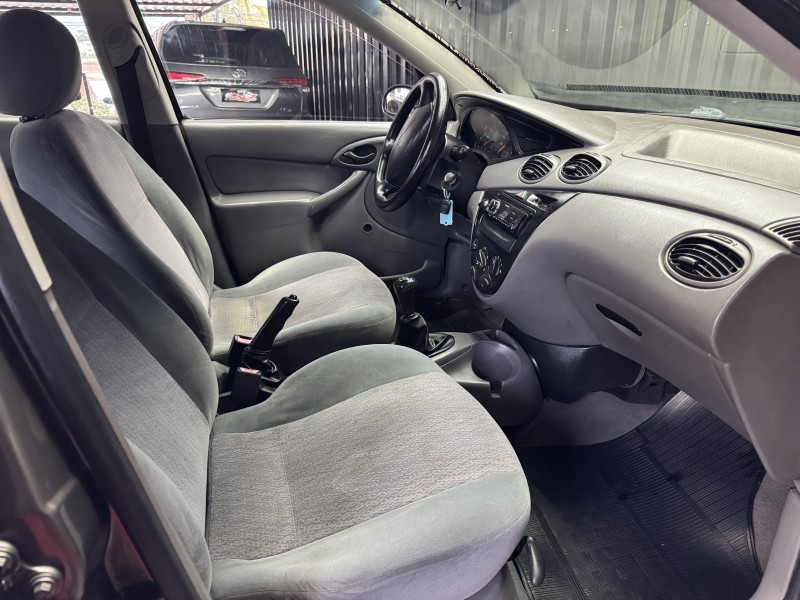 FOCUS 1.8 GL 16V GASOLINA 4P MANUAL - 2001 - CAXIAS DO SUL