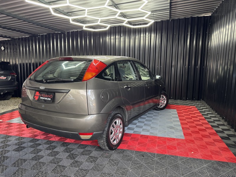 FOCUS 1.8 GL 16V GASOLINA 4P MANUAL - 2001 - CAXIAS DO SUL