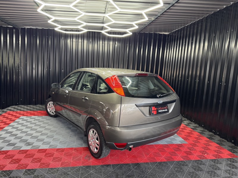 FOCUS 1.8 GL 16V GASOLINA 4P MANUAL - 2001 - CAXIAS DO SUL