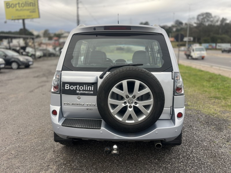 PAJERO TR4 2.0 4X4 16V 140CV FLEX 4P AUTOMÁTICO - 2013 - FARROUPILHA