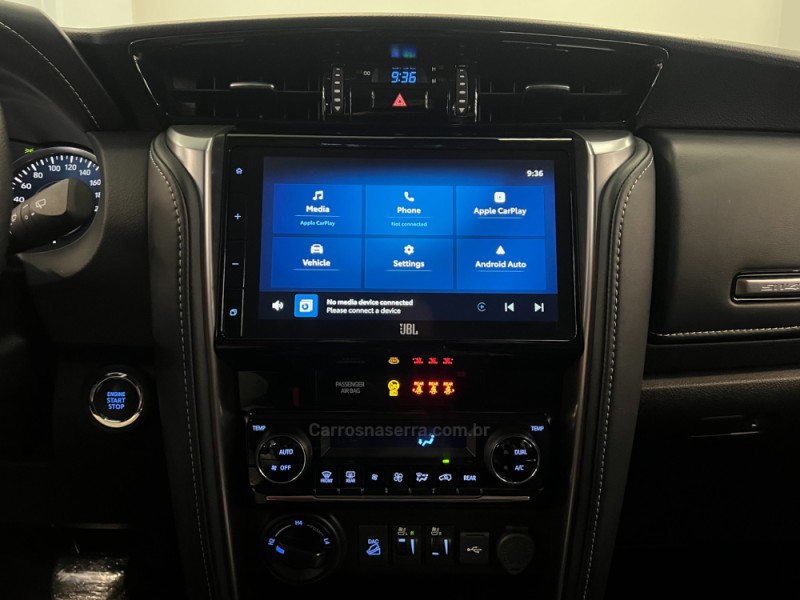 HILUX SW4 2.8 4X4 SRX PLATINUM TURBO DIESEL 4P AUTOMÁTICO - 2024 - FLORES DA CUNHA