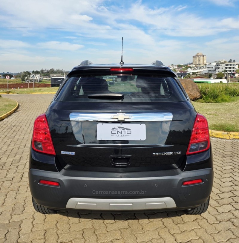 TRACKER 1.8 MPFI LTZ 4X2 16V FLEX 4P AUTOMÁTICO - 2015 - LAJEADO