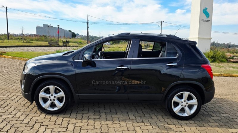 TRACKER 1.8 MPFI LTZ 4X2 16V FLEX 4P AUTOMÁTICO - 2015 - LAJEADO