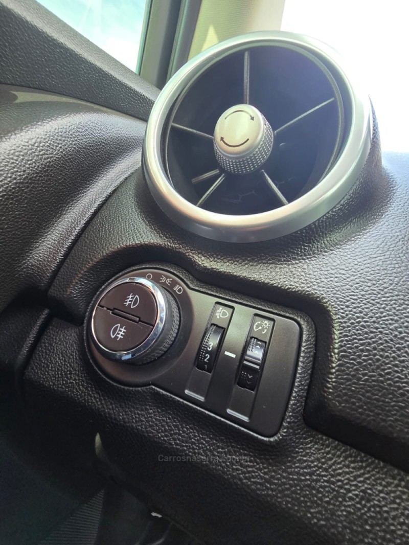 TRACKER 1.8 MPFI LTZ 4X2 16V FLEX 4P AUTOMÁTICO - 2015 - LAJEADO