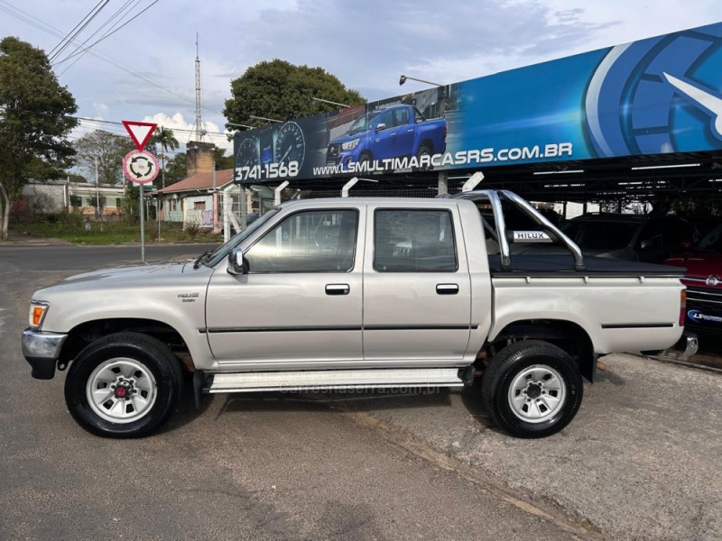 HILUX 2.8 SR5 4X4 CD 8V DIESEL 4P MANUAL - 2001 - VENâNCIO AIRES