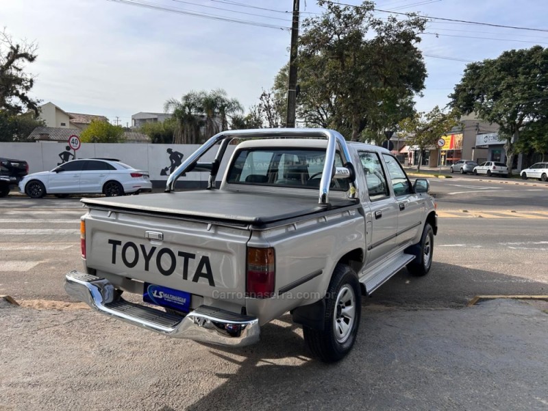 HILUX 2.8 SR5 4X4 CD 8V DIESEL 4P MANUAL - 2001 - VENâNCIO AIRES