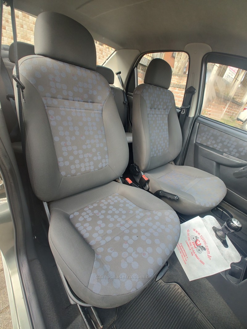 PRISMA 1.4 MPFI JOY 8V FLEX 4P MANUAL - 2010 - CANELA