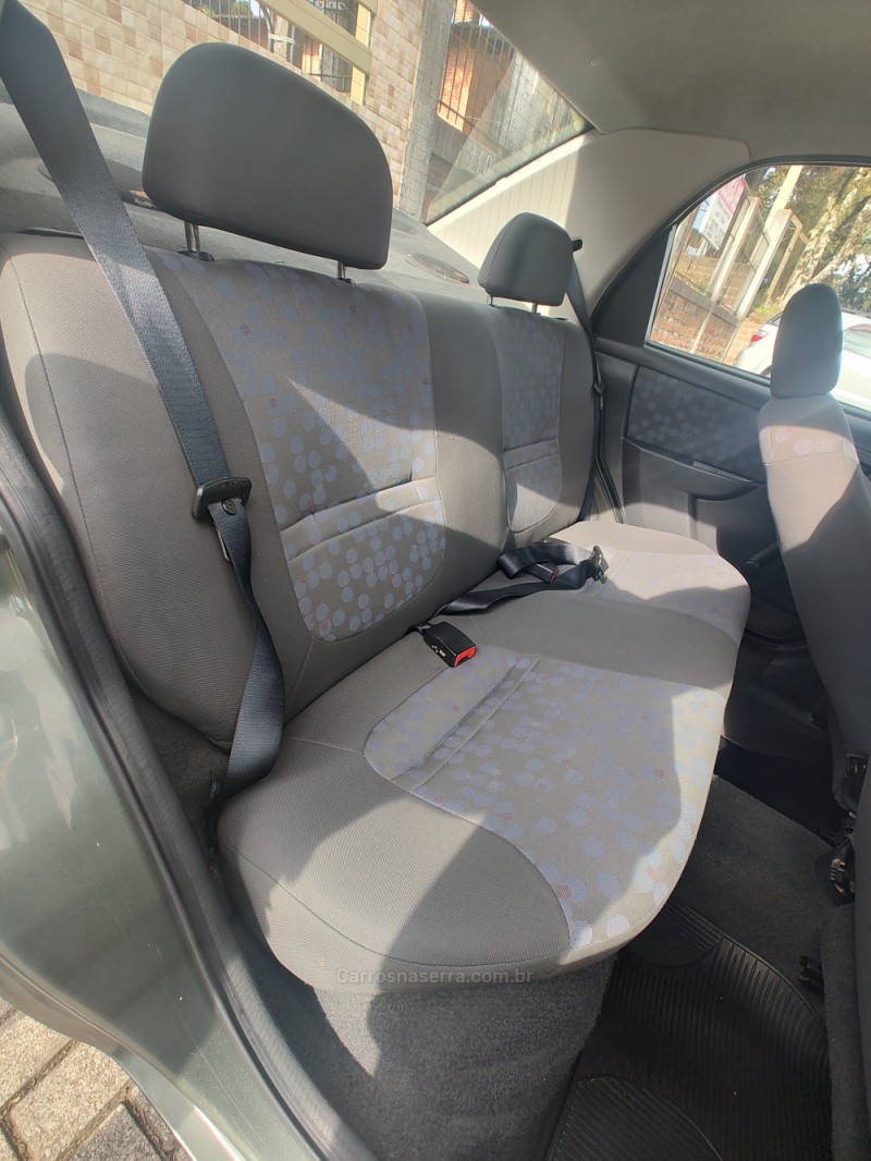 PRISMA 1.4 MPFI JOY 8V FLEX 4P MANUAL - 2010 - CANELA
