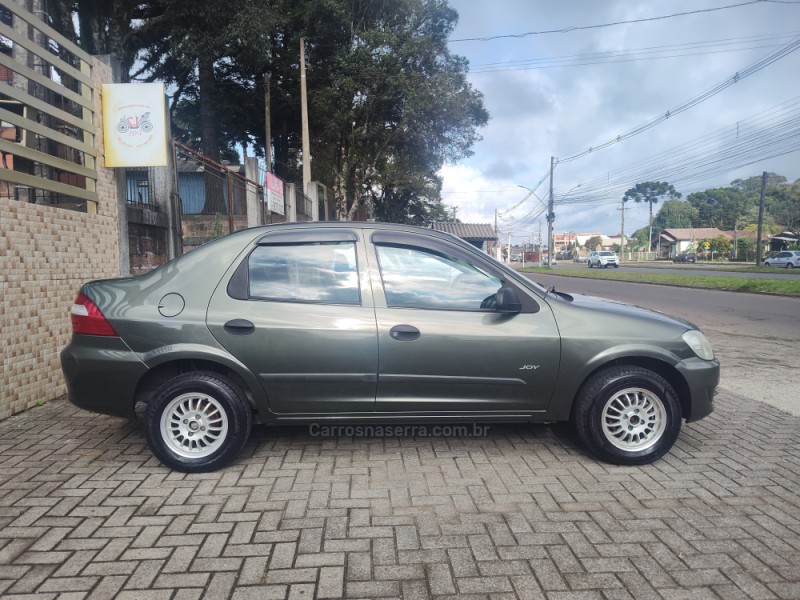 PRISMA 1.4 MPFI JOY 8V FLEX 4P MANUAL - 2010 - CANELA