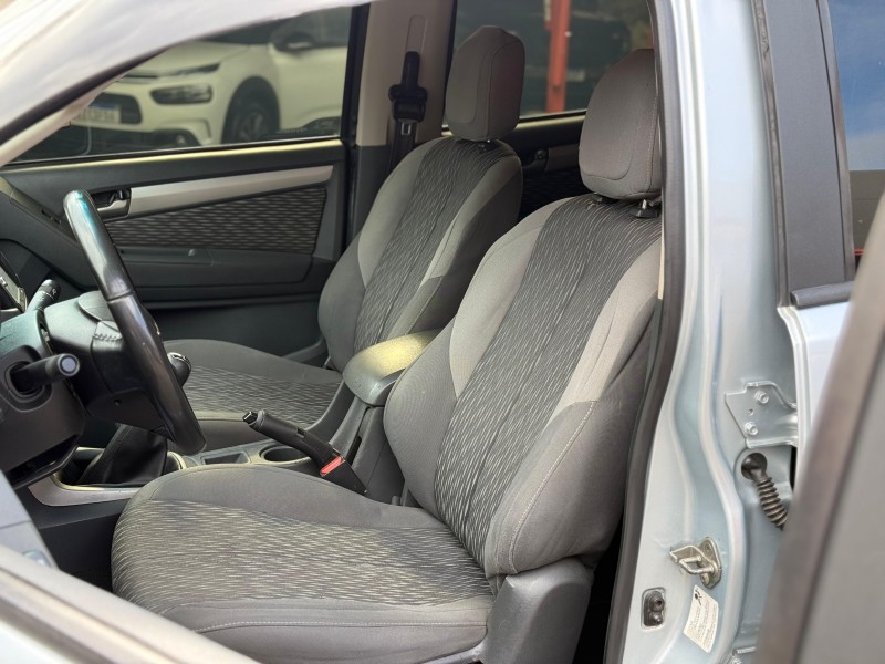 S10 2.4 LT 4X2 CD 8V FLEX 4P MANUAL - 2013 - CANELA