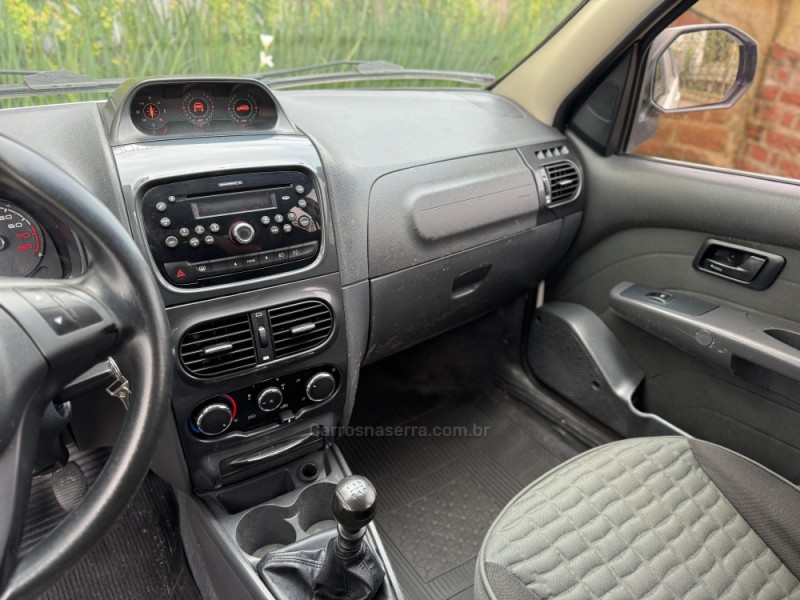 PALIO 1.8 MPI ADVENTURE WEEKEND 8V GASOLINA 4P MANUAL - 2018 - FARROUPILHA