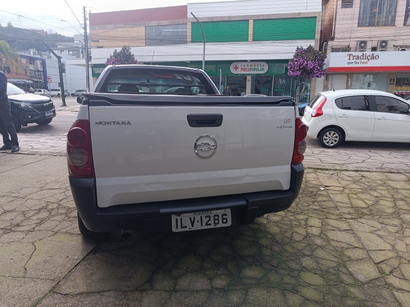MONTANA 1.8 MPFI CONQUEST CS 8V FLEX 2P MANUAL - 2004 - FLORES DA CUNHA