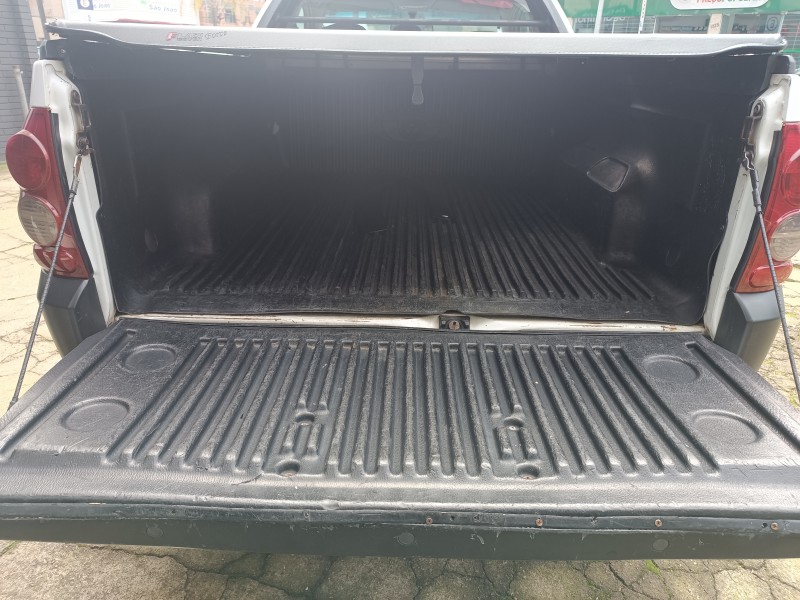 MONTANA 1.8 MPFI CONQUEST CS 8V FLEX 2P MANUAL - 2004 - FLORES DA CUNHA