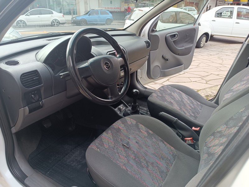MONTANA 1.8 MPFI CONQUEST CS 8V FLEX 2P MANUAL - 2004 - FLORES DA CUNHA
