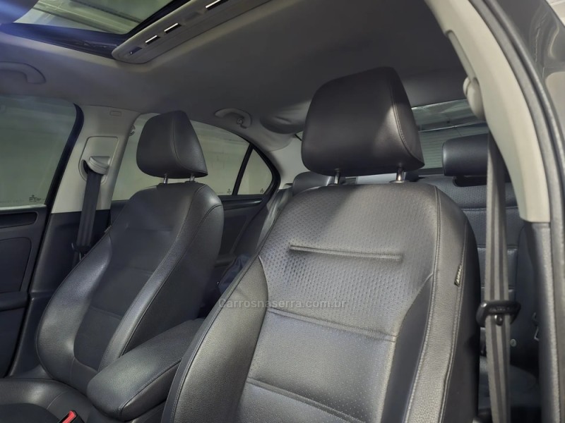 JETTA 2.0 COMFORTLINE FLEX 4P TIPTRONIC - 2014 - PORTO ALEGRE