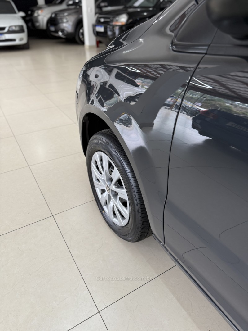 FOX 1.0 MI 8V FLEX 2P MANUAL - 2010 - FARROUPILHA