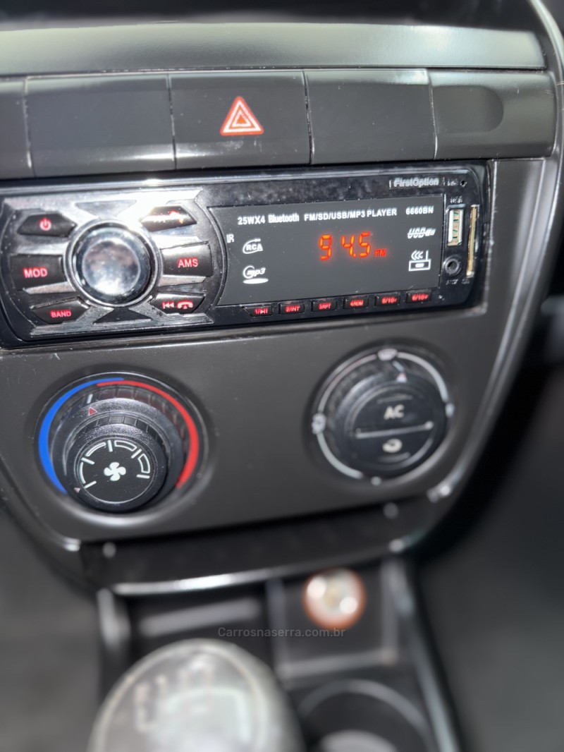 FOX 1.0 MI 8V FLEX 2P MANUAL - 2010 - FARROUPILHA
