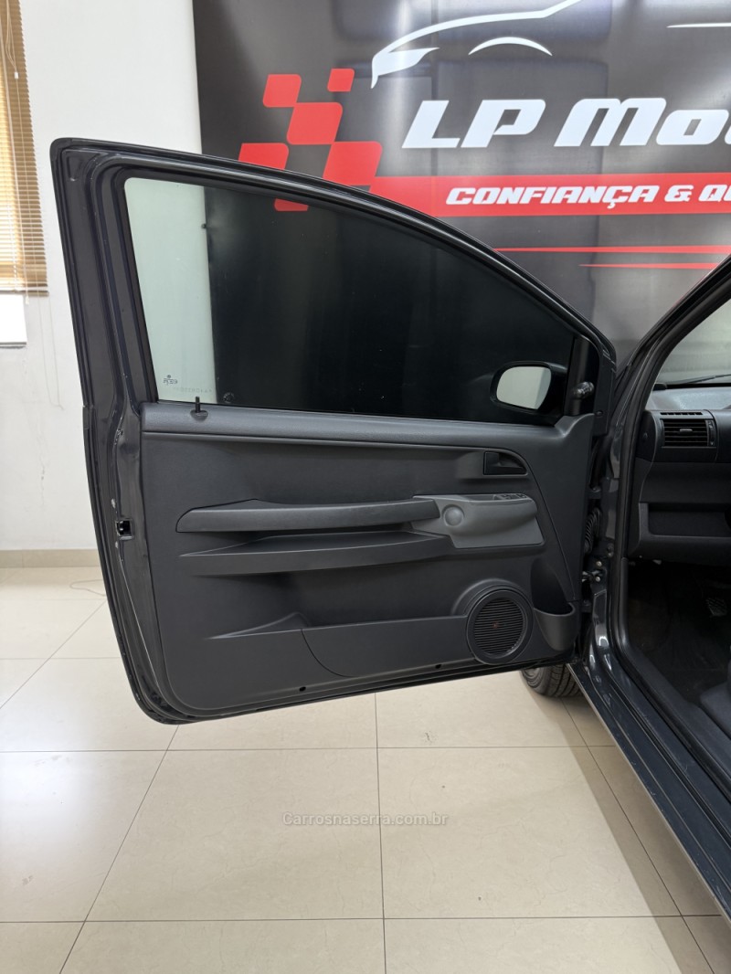 FOX 1.0 MI 8V FLEX 2P MANUAL - 2010 - FARROUPILHA