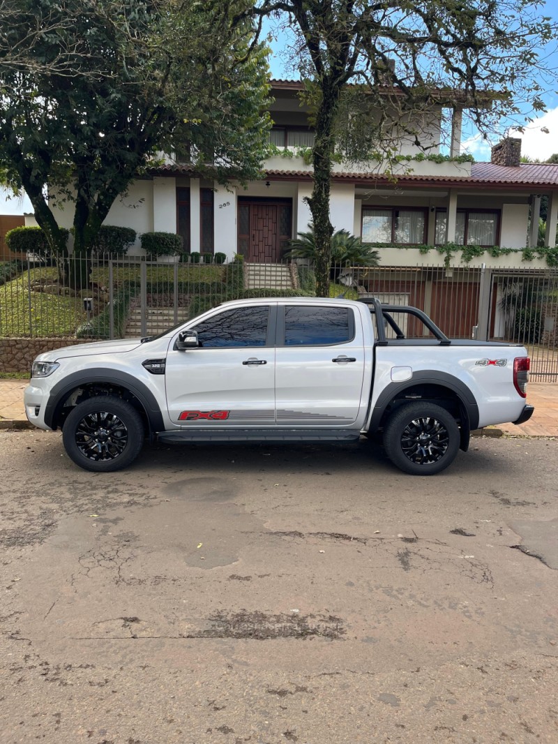RANGER 3.2 FX4 20V CD 4X4 DIESEL 4P AUTOMÁTICO - 2023 - ERECHIM