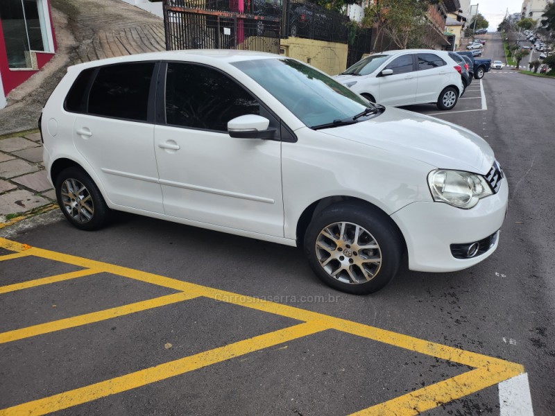 POLO 1.6 MI 8V TOTAL FLEX 4P MANUAL - 2013 - VERANóPOLIS