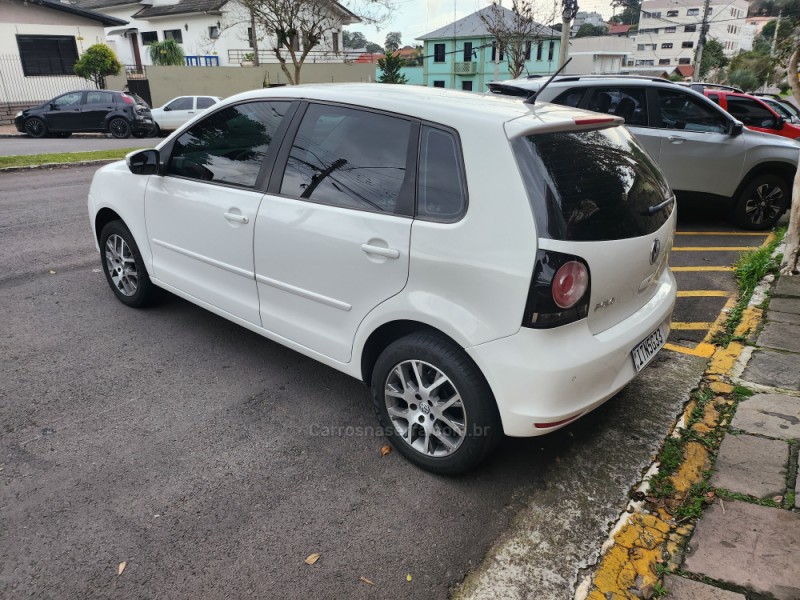 POLO 1.6 MI 8V TOTAL FLEX 4P MANUAL - 2013 - VERANóPOLIS