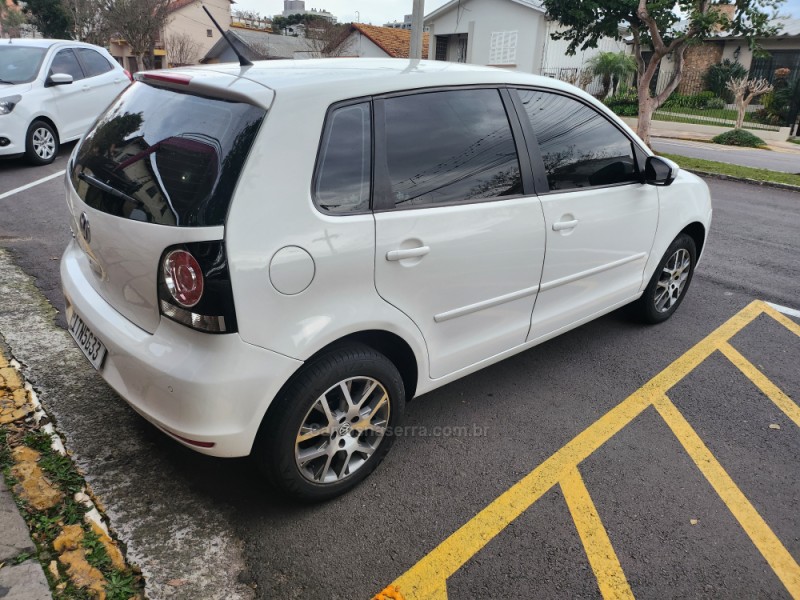 POLO 1.6 MI 8V TOTAL FLEX 4P MANUAL - 2013 - VERANóPOLIS