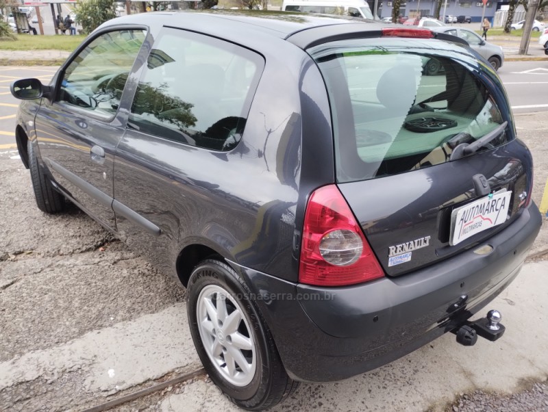 CLIO 1.0 AUTHENTIQUE 16V FLEX 2P MANUAL - 2006 - CAXIAS DO SUL