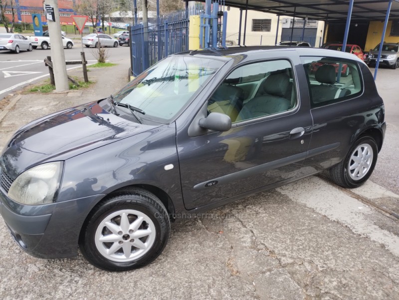 CLIO 1.0 AUTHENTIQUE 16V FLEX 2P MANUAL - 2006 - CAXIAS DO SUL