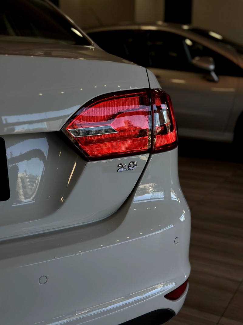 JETTA 2.0 COMFORTLINE FLEX 4P TIPTRONIC - 2014 - CAXIAS DO SUL