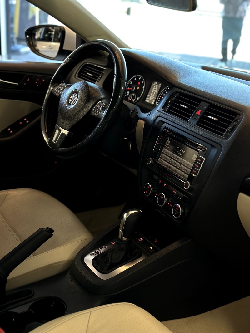 JETTA 2.0 COMFORTLINE FLEX 4P TIPTRONIC - 2014 - CAXIAS DO SUL