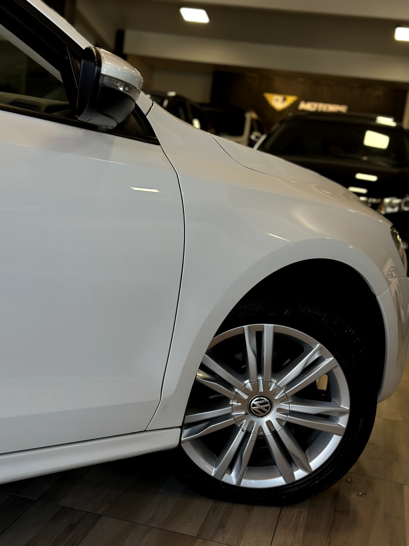 JETTA 2.0 COMFORTLINE FLEX 4P TIPTRONIC - 2014 - CAXIAS DO SUL
