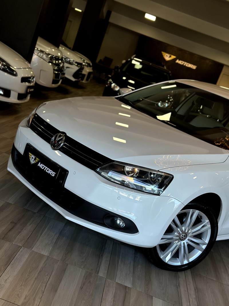 JETTA 2.0 COMFORTLINE FLEX 4P TIPTRONIC - 2014 - CAXIAS DO SUL
