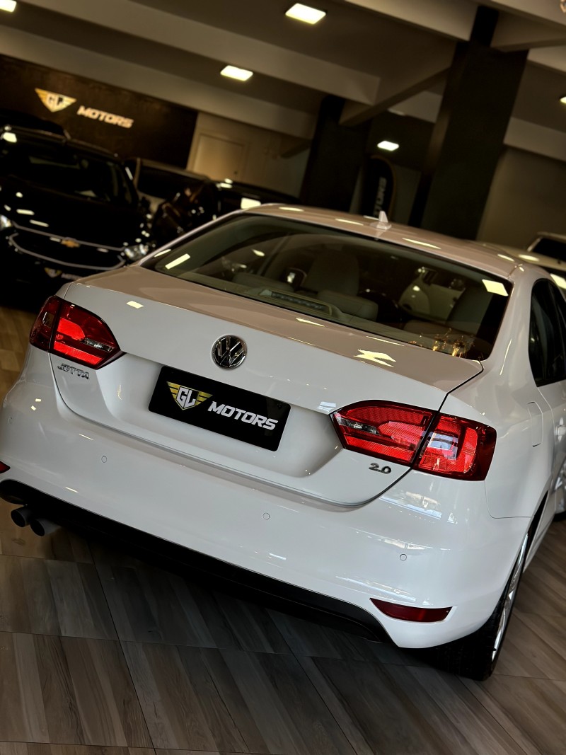 JETTA 2.0 COMFORTLINE FLEX 4P TIPTRONIC - 2014 - CAXIAS DO SUL