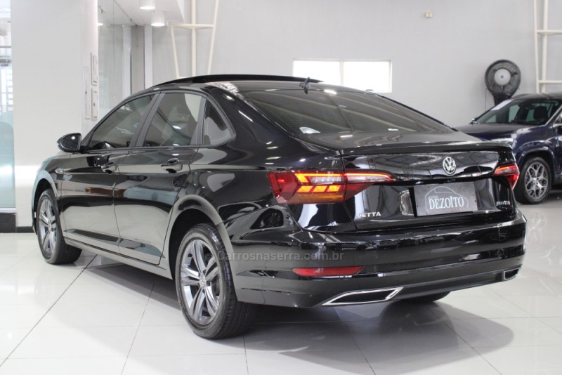 JETTA 1.4 R-LINE 250 16V TSI FLEX 4P AUTOMÁTICO - 2019 - CAXIAS DO SUL