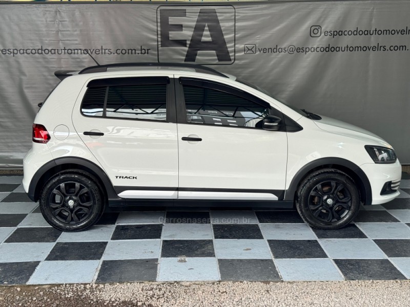 FOX 1.0 MPI TRACK 12V FLEX 4P MANUAL - 2017 - NOVA PRATA