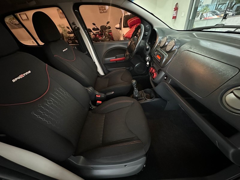 UNO 1.4 SPORTING 8V FLEX 4P MANUAL - 2012 - CAXIAS DO SUL