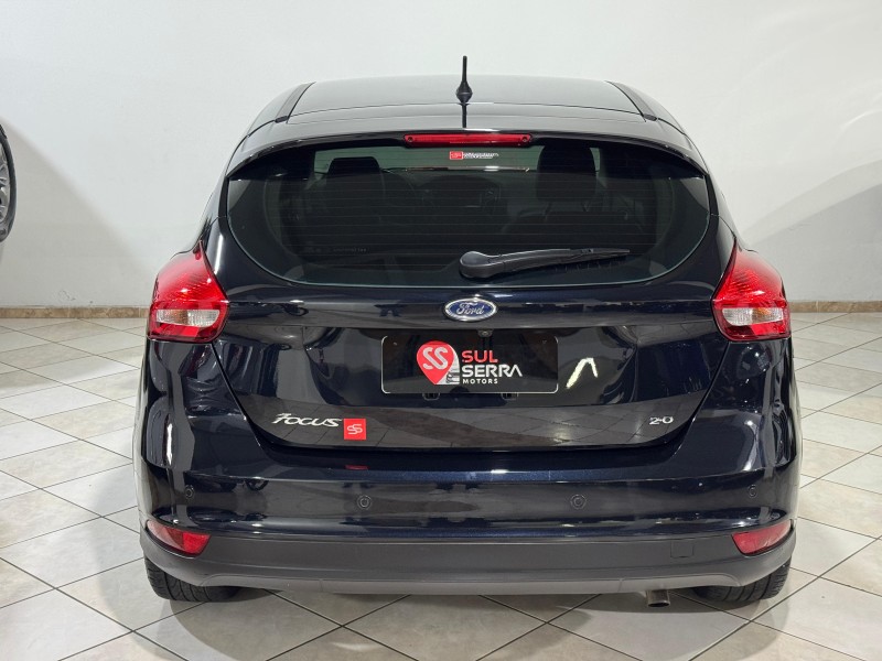 FOCUS 2.0 SE PLUS 16V FLEX 4P AUTOMÁTICO - 2017 - CAXIAS DO SUL