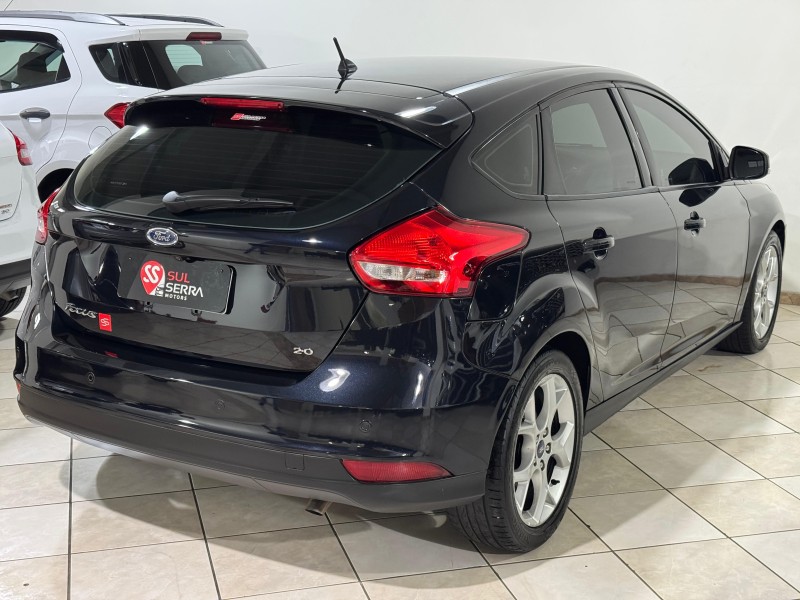 FOCUS 2.0 SE PLUS 16V FLEX 4P AUTOMÁTICO - 2017 - CAXIAS DO SUL
