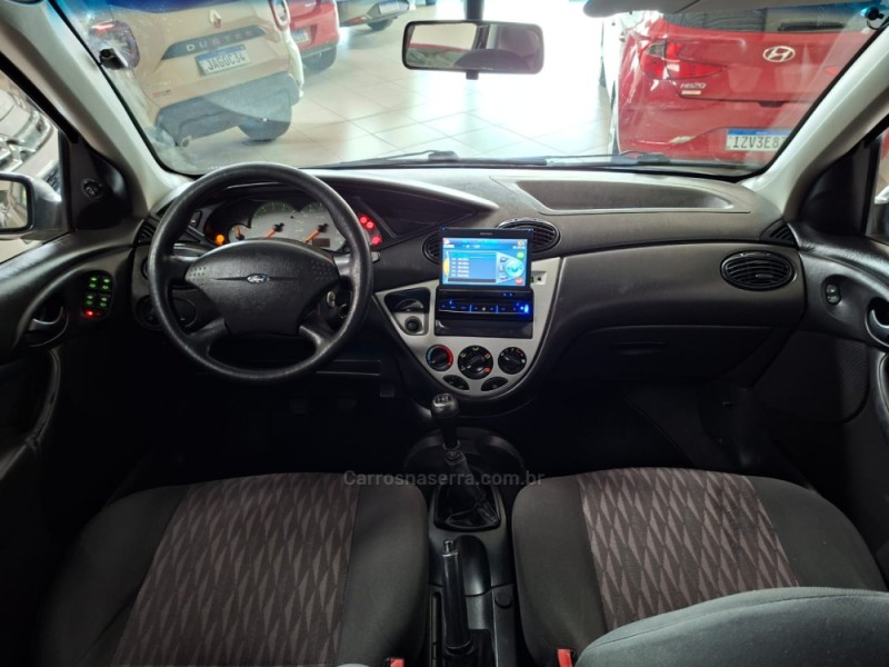 FOCUS 1.6 GL SEDAN 8V FLEX 4P MANUAL - 2005 - FARROUPILHA