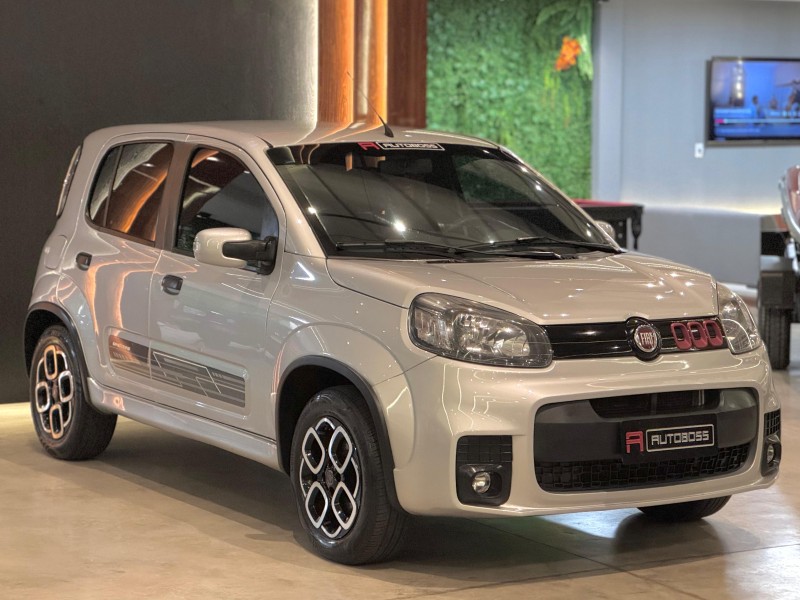 UNO 1.4 EVO SPORTING 8V FLEX 4P MANUAL - 2015 - NOVO HAMBURGO