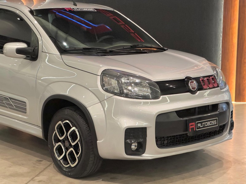 UNO 1.4 EVO SPORTING 8V FLEX 4P MANUAL - 2015 - NOVO HAMBURGO