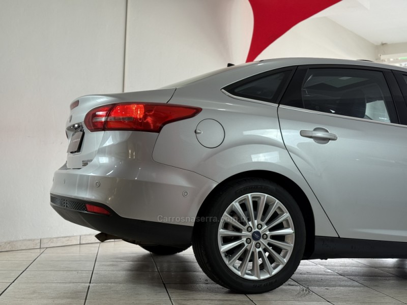 FOCUS 2.0 TITANIUM PLUS SEDAN 16V FLEX 4P AUTOMÁTICO - 2018 - GUAPORé