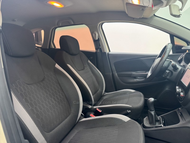 CAPTUR 1.6 16V SCE FLEX ZEN MANUAL - 2019 - CARLOS BARBOSA