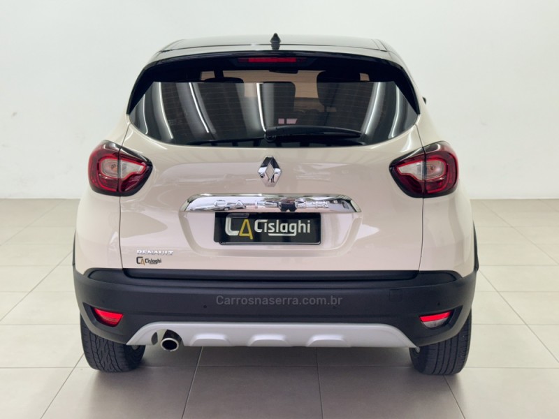 CAPTUR 1.6 16V SCE FLEX ZEN MANUAL - 2019 - CARLOS BARBOSA