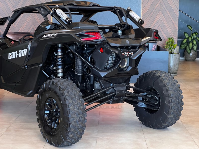 MAVERICK XRS X3 XRS TURBO RR SMART SHOX - 2018 - CAMPO BOM
