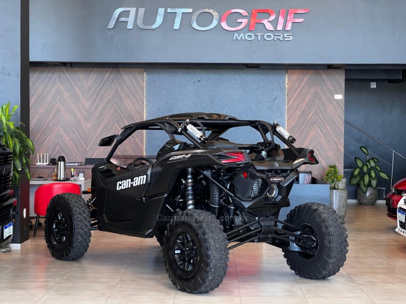 MAVERICK XRS X3 XRS TURBO RR SMART SHOX - 2018 - CAMPO BOM