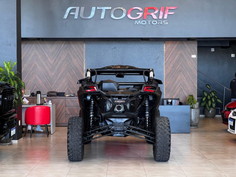 MAVERICK XRS X3 XRS TURBO RR SMART SHOX - 2018 - CAMPO BOM